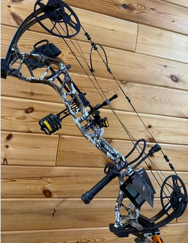 Bear Archery Special Edition Legit RTH 70# RH Predator Fall Grey