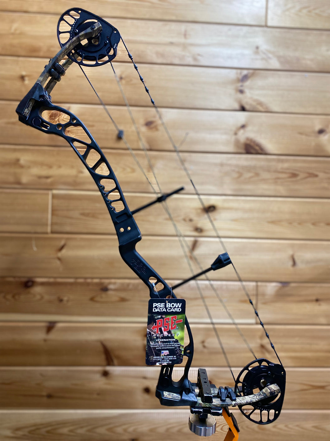 PSE Archery Brute NXT 29/70 RH Black Riser w/Breakup Country Limbs